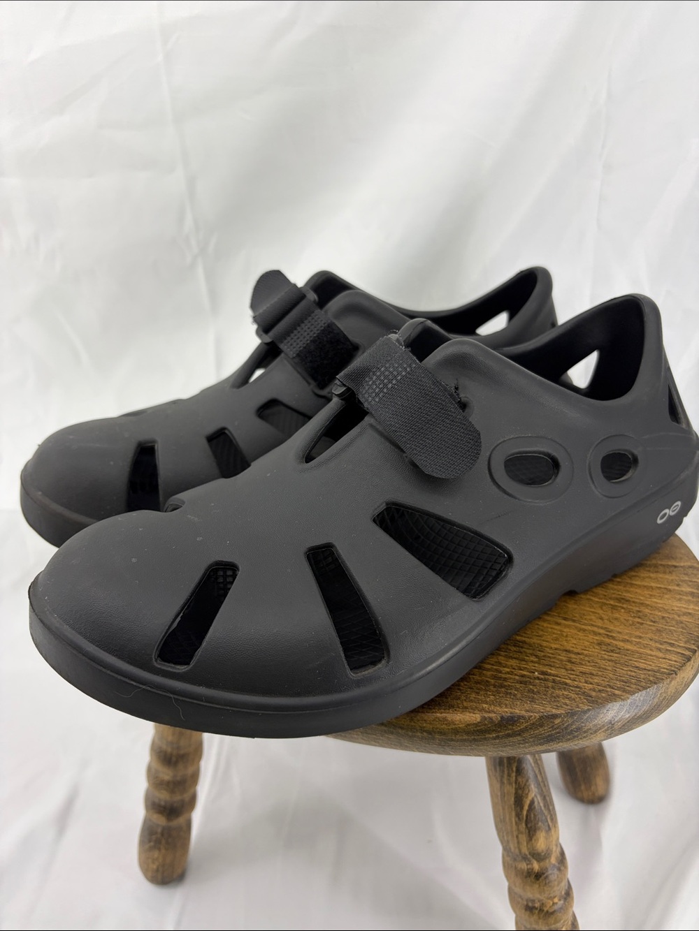 OOFOS Mens OOcandoo Black Recovery Sandals, sz 11